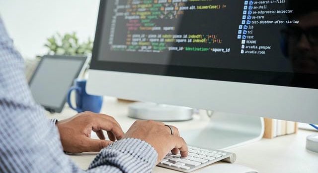 朝の光が照らす未来を創るプリント基板の知られざる世界